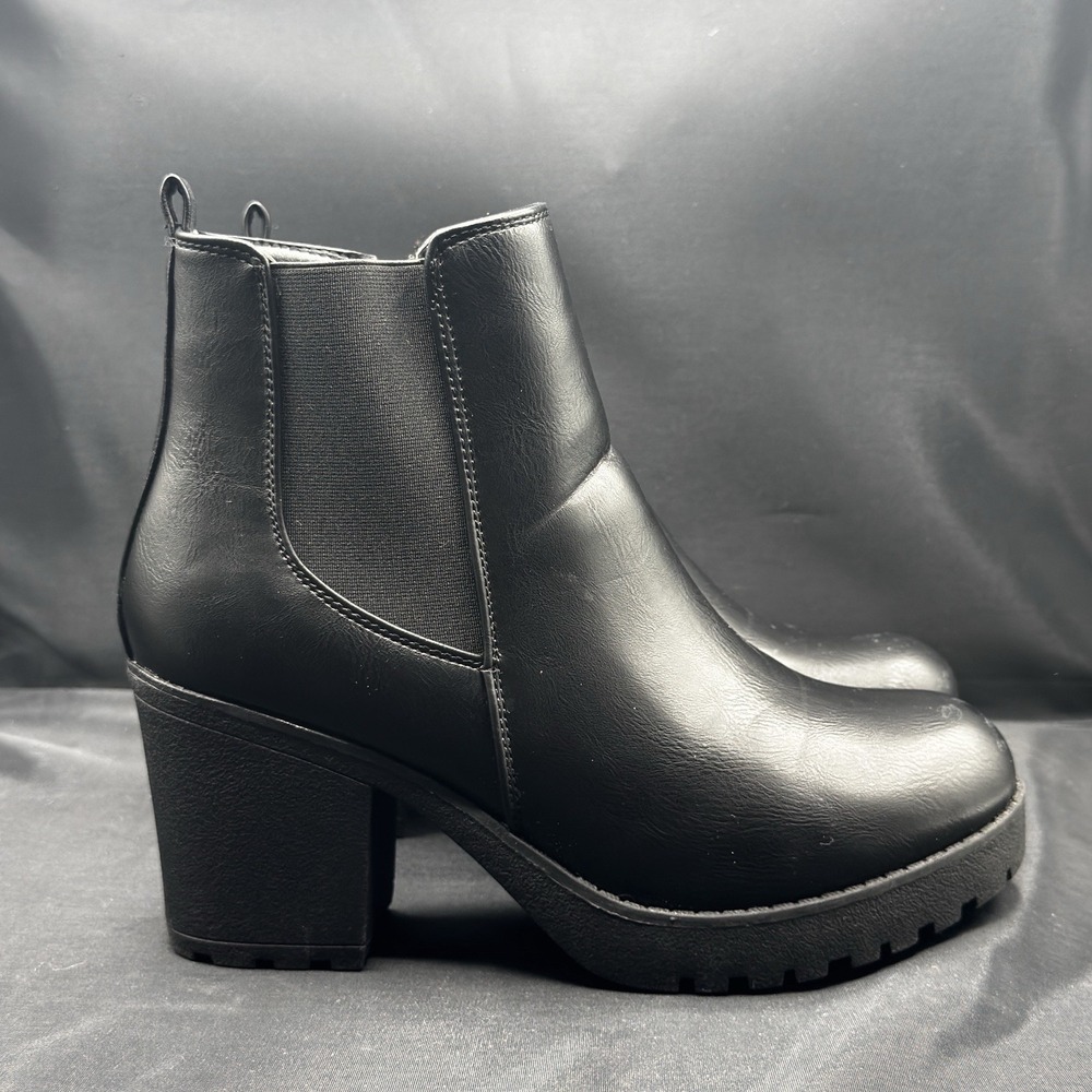 Size 7.5 - Moda Chica Faux Leather Bootie Black